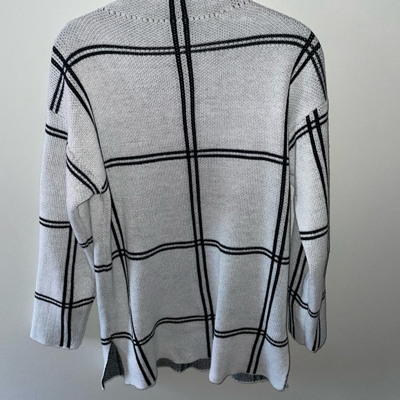 SHEIN Sweaters - SHEIN striped sweater